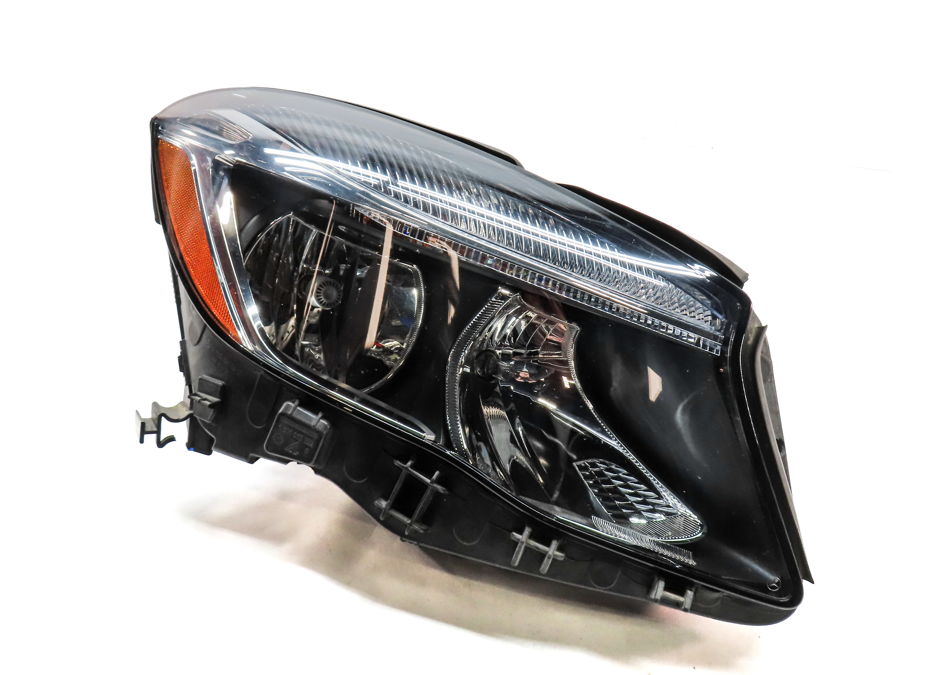 2015-2020 MERCEDES GLA250 X156 FRONT RIGHT PASSENGER HALOGEN HEADLIGHT LAMP — exact item pictured